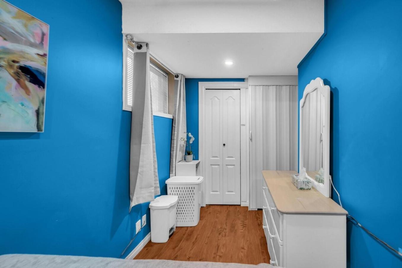 52-3 Bed Suite On Lake Central Ac By Airport YYC 외부 사진