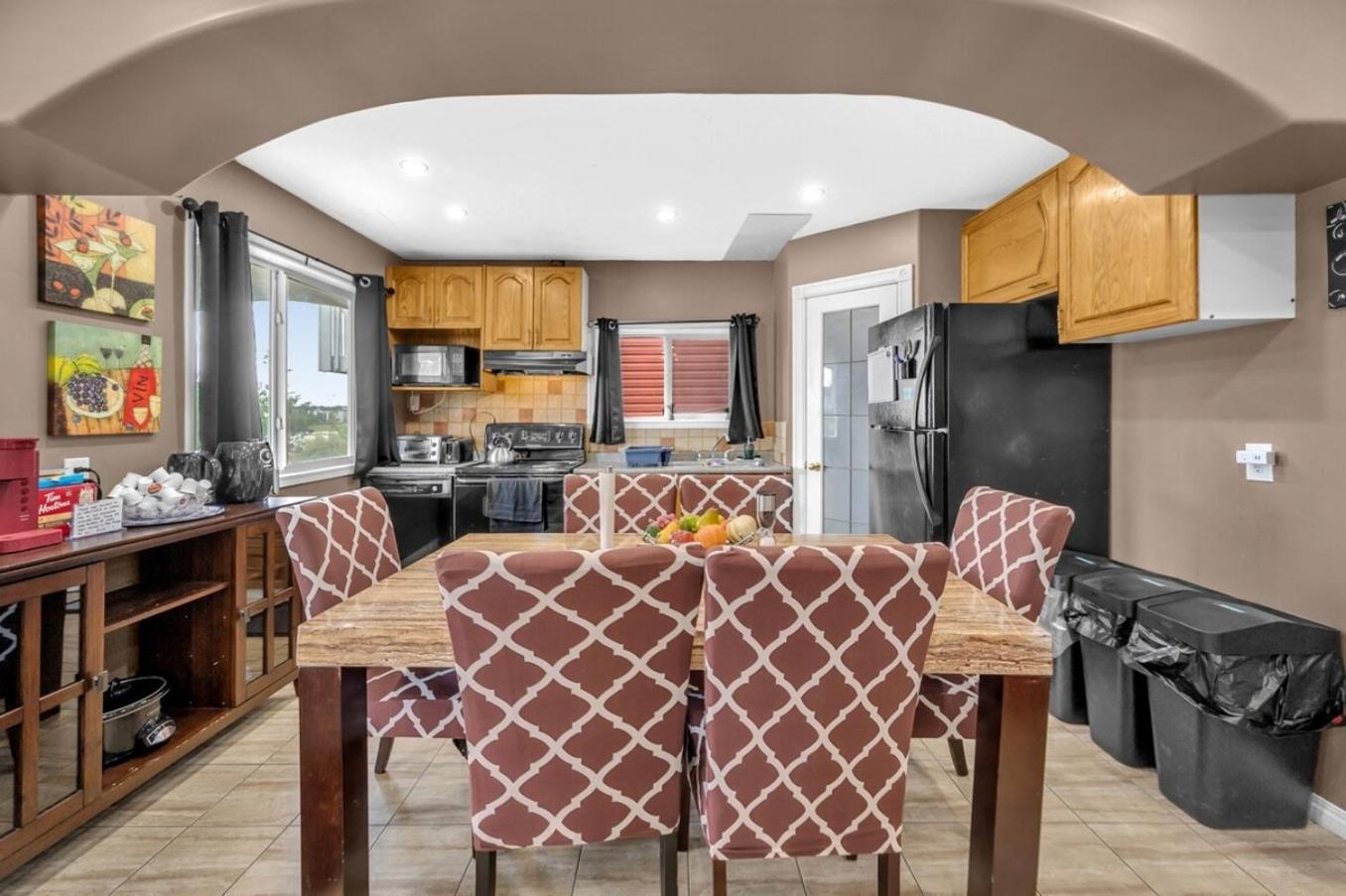 52-3 Bed Suite On Lake Central Ac By Airport YYC 외부 사진