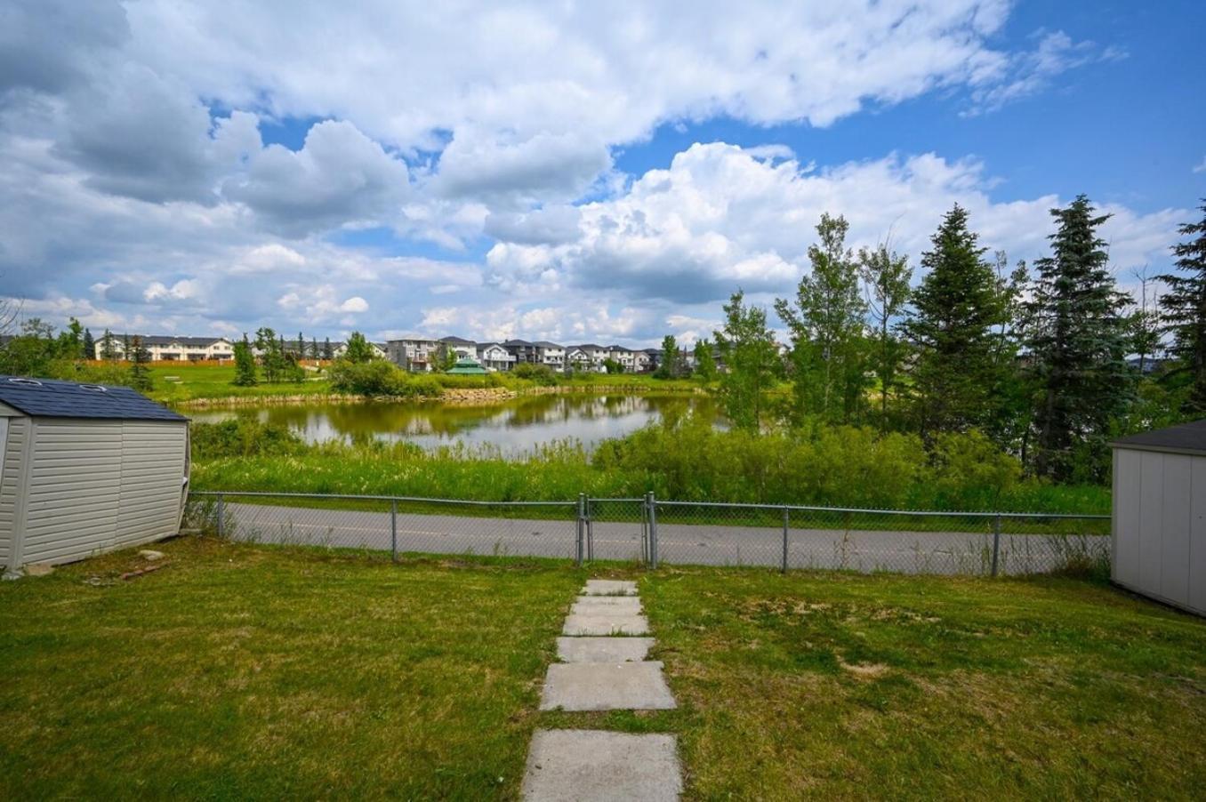 52-3 Bed Suite On Lake Central Ac By Airport YYC 외부 사진